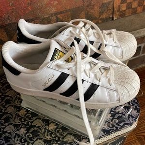 Addidas great condition superstar!